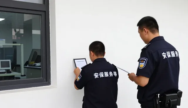 厂房车间解决方案中的外墙清洗服务选择